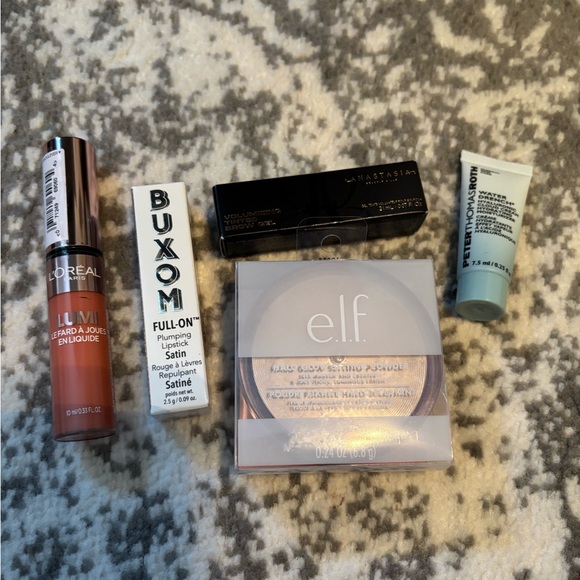 Makeup Bundle - Picture 4 of 5